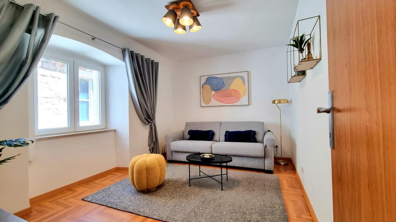 Etal Luxury Apartment